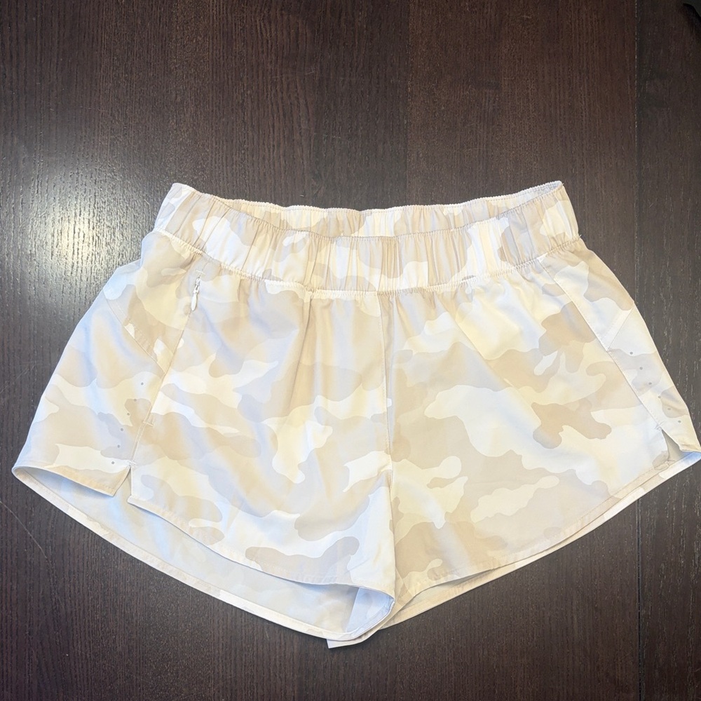 Old Navy Women's Tan Camouflage Athletic Shorts